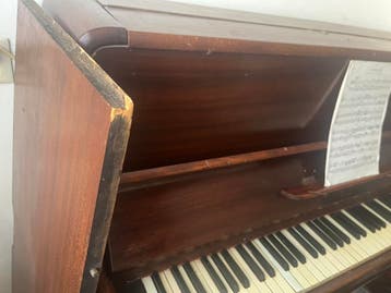 Oude piano gratis af te halen!!!
