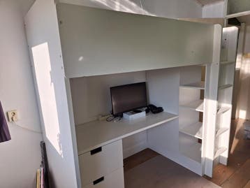 Ikea Smastad Hoogslaper met bureau en veel opbergruimte
