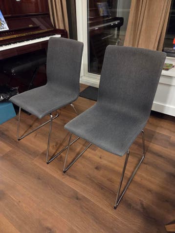 2x Ikea Eetkamerstoelen - Grijs met Chroom Onderstel