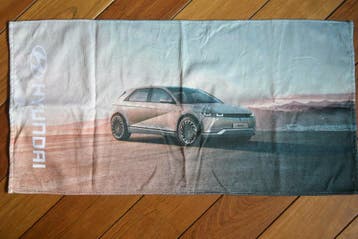 Hyundai handdoek baddoek ongeveer 50x100 cm Nieuw