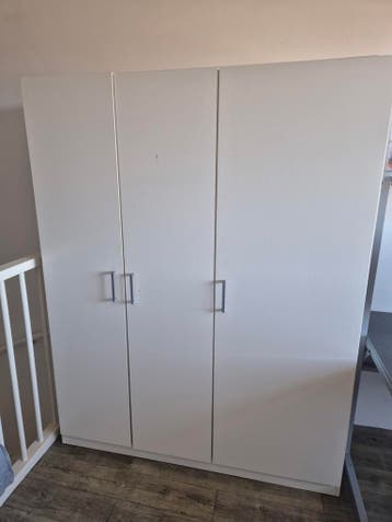 Kleding/kastje GRATIS