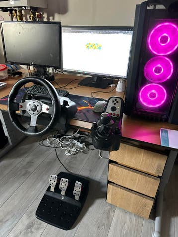 Logitech stuur met pedalen