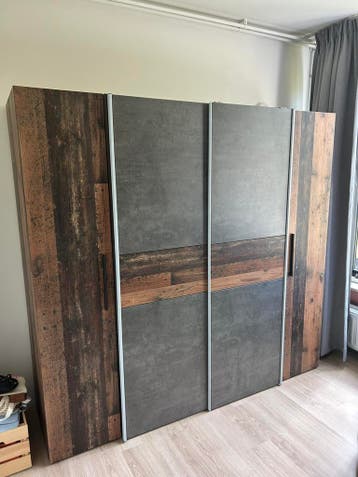 Kledingkast (gratis ophalen)