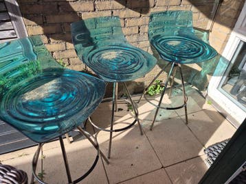 5 barkrukken gratis af te halen - moeten snel weg