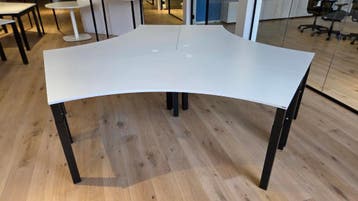 9x verstelbaar kantoor bureau. Voor 10 april gratis ophalen.