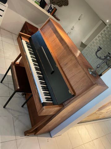 Cherny piano