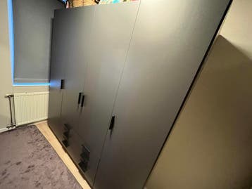 Gratis kledingkast af te halen