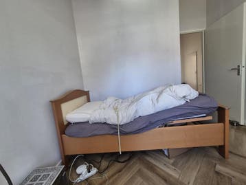 Gratis elektrisch verstelbaar eenpersoonsbed (incl. matras)
