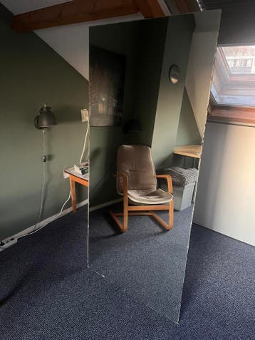 Gratis af te halen (pas)spiegel zonder lijst