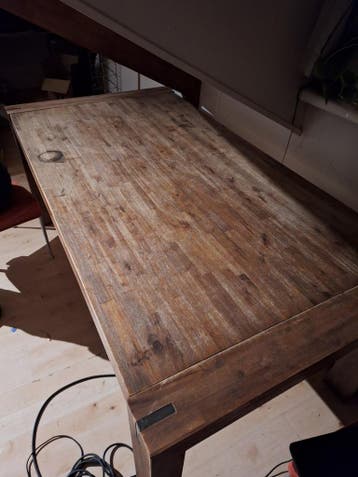 Gratis Houten eettafel gebruikt