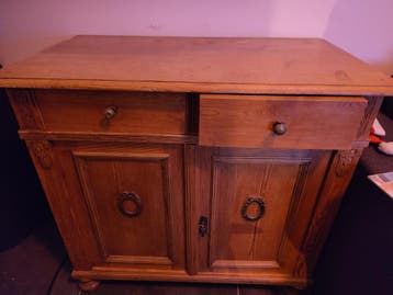 Eiken kast met 2 lades en deurtjes