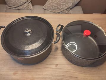 GRATIS - Twee grote pannen