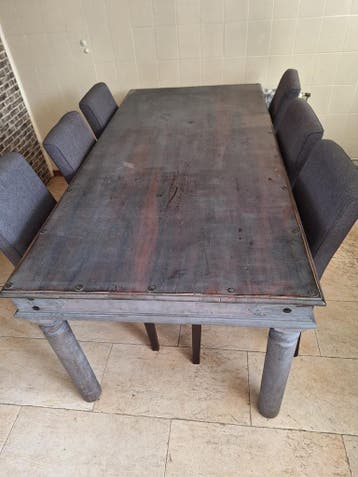 Eettafel met 6 stoelen