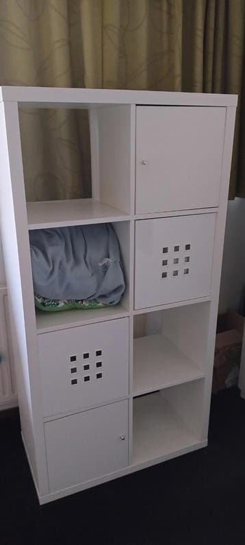 Witte kast met handige opbergvakken