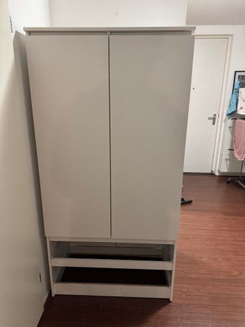 [Gratis] Compacte kast met deuren en planken, zonder lades