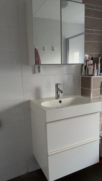 Wastafelmeubel met spiegelkast