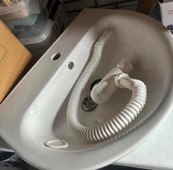 Wasbak voor badkamer (gratis)