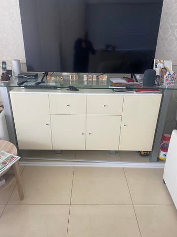 Dressoir met glasplaat