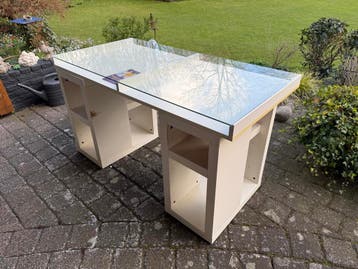 Bureau met glazen blad, 140x70 cm - lichte beschadiging