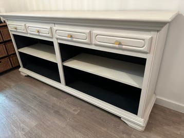 Wit dressoir met lades en open vakken