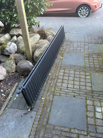 GERESERVEERD: Oude ijzeren kachel gratis af te halen