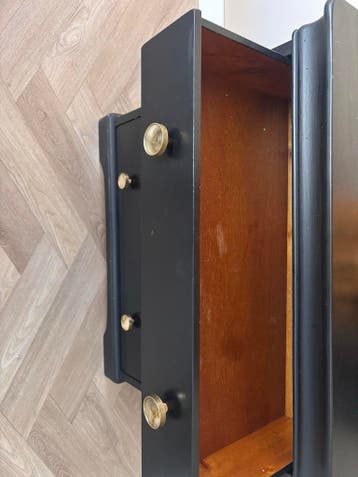 Zwarte ladekast gratis afhalen