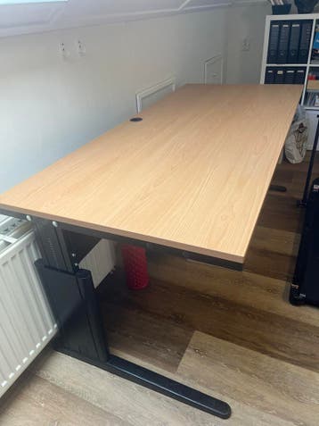 Bureau, 180x80 gratis ophalen
