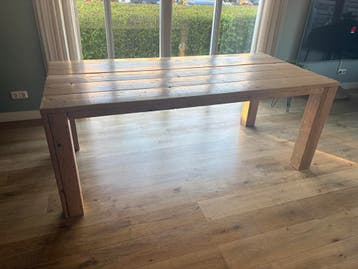 Steigerhouten eettafel