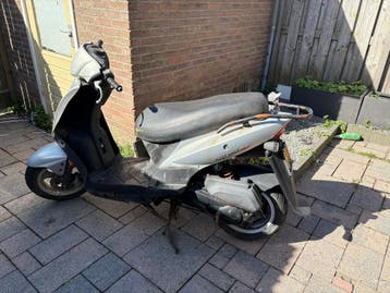 Gratis kymco scooter
