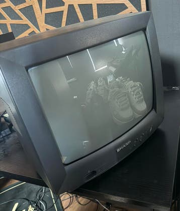 Sharp CRT Beeldbuis TV Retro Gaming