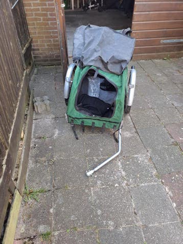 Fietskar voor een grote hond