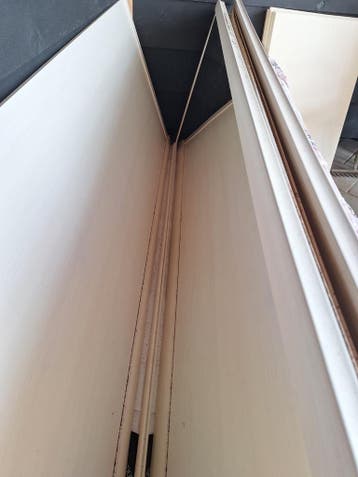 3 deurs kledinkast ,lichtbeige