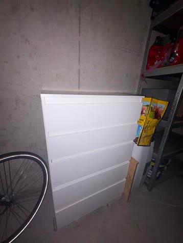 Witte IKEA kast