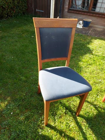 4 eetkamerstoelen gratis