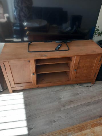 Houten tv-meubel met opbergruimte GRATIS