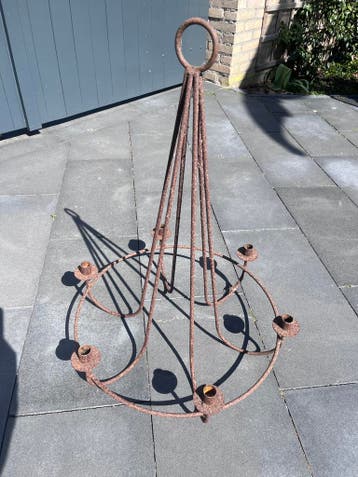 Mooie ijzeren 6-armige kroonluchter GRATIS