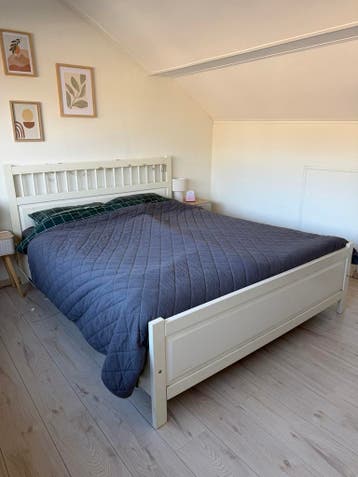 Wit houten tweepersoonsbed 160x200 met lattenbodem