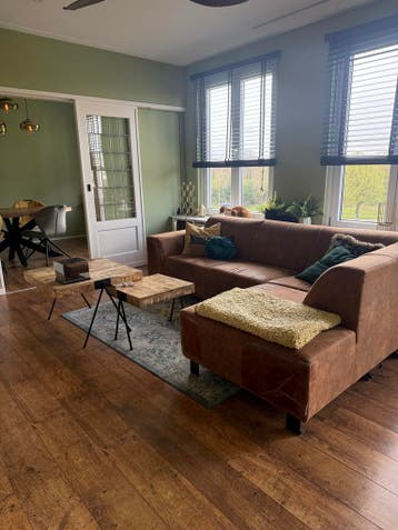 Bruine hoekbank, gebruikt