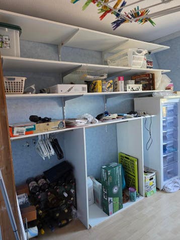 Witte planken / stelling