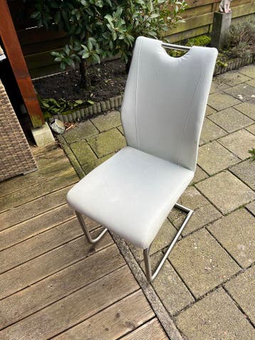 6 gratis stoelen