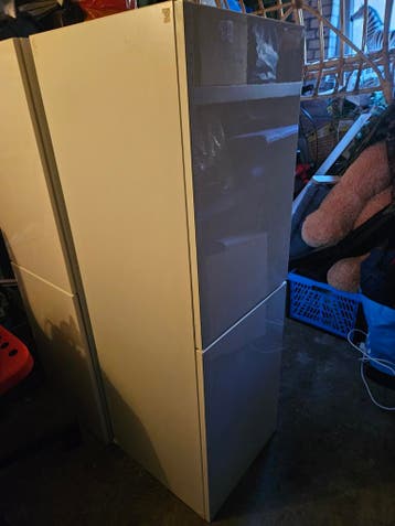 Gratis: 3 witte keuken kastjes