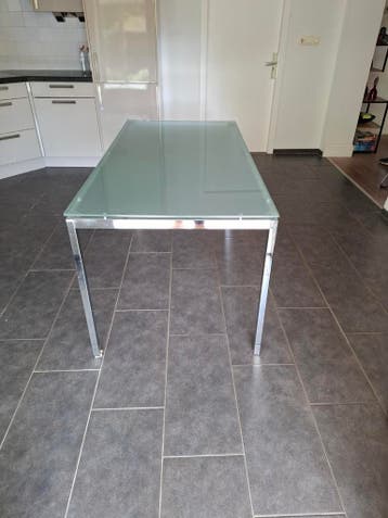 Glazen tafel / bureau met chromen onderstel