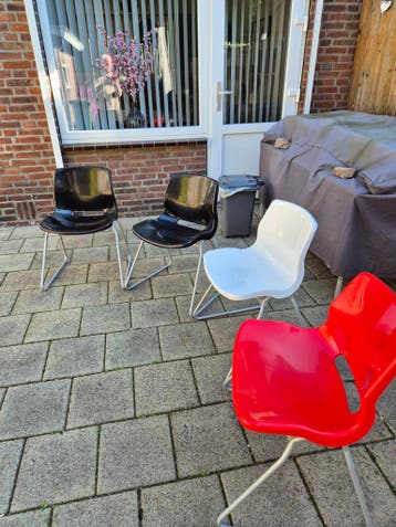 4 Stoelen, gebruikt, gratis af te halen