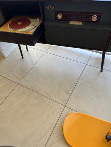 Philips stereoradio met platenspeler uit jaren zestig