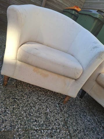 2 kuipstoelen om opnieuw te bekleden