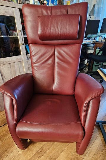 Comfortabele sta-op stoel met voetensteun (opknapper)