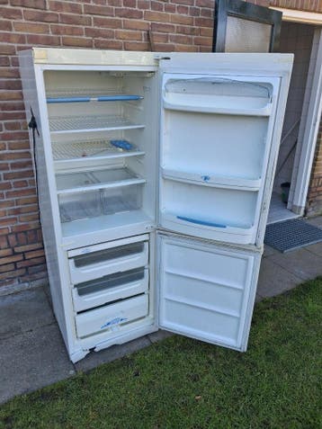 Gratis koelkast vriezer .