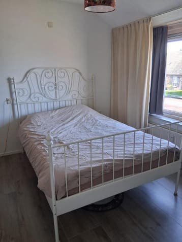 Metalen bed 140x200