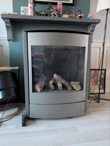 Gashaard met houtblokken