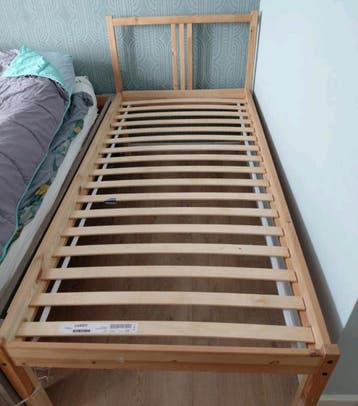 Houten bedframe eenpersoons met lattenbodem